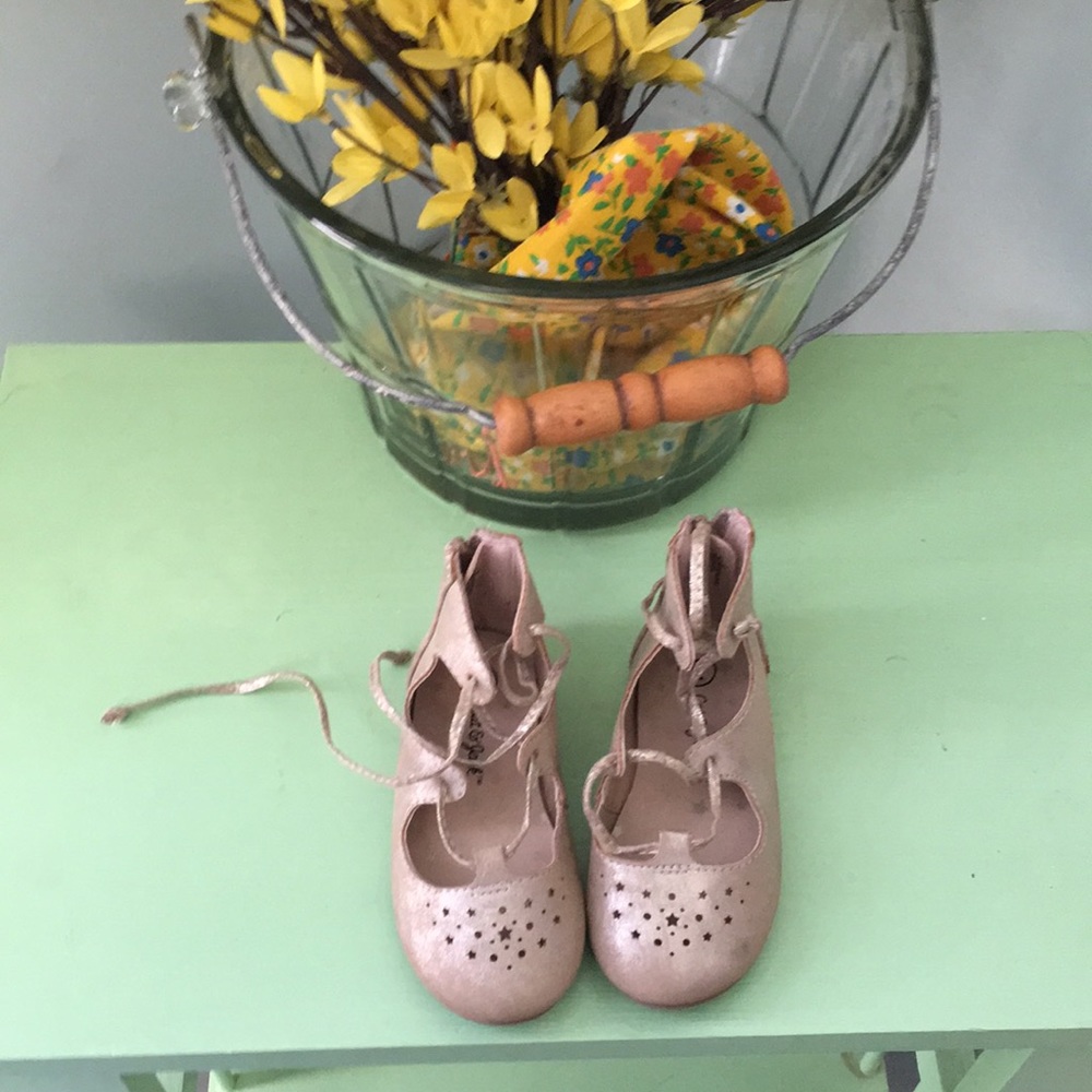 Shimmery strappy shoes